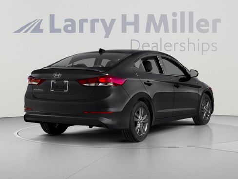 Used 2017 Hyundai Elantra SE FWD image 3