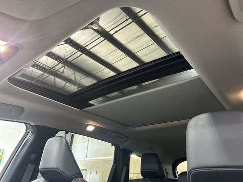 Used 2023 INFINITI QX60 Sensory AWD/4WD image 19