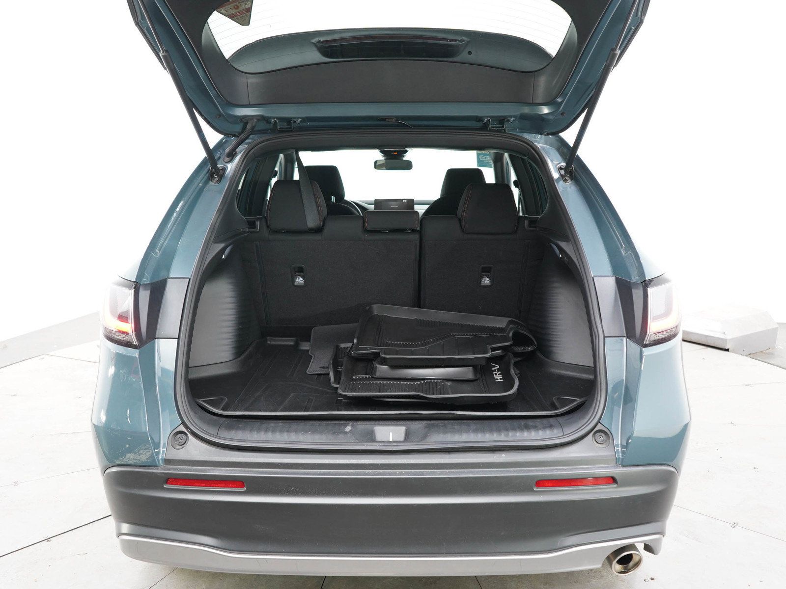 Used 2025 Honda HR-V Sport image 17