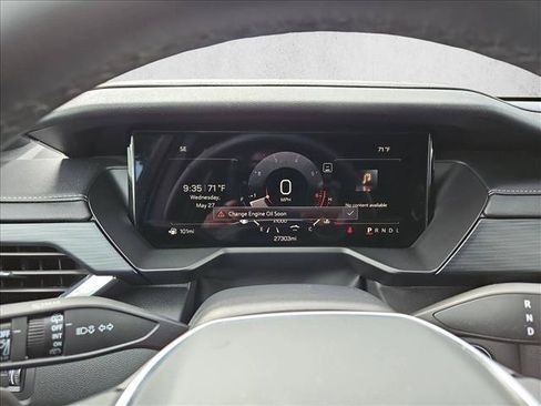 Used 2026 GMC Acadia Elevation w/ Elevation Premium Package FWD image 10
