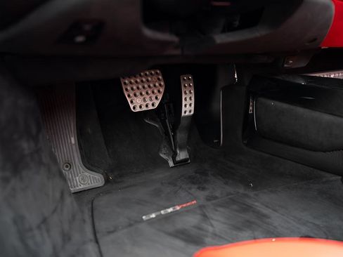 Used 2022 Ferrari SF90 Spider image 45