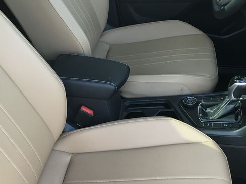 Used 2023 Volkswagen Tiguan SE R-Line AWD/4WD image 6