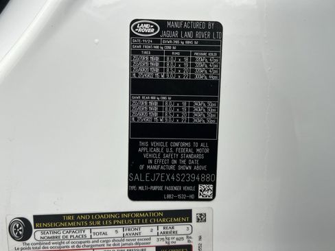 Used 2025 Land Rover Defender 110 S image 34