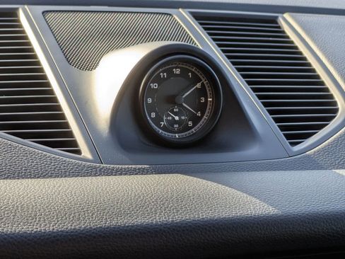 Certified 2026 Porsche Macan image 20