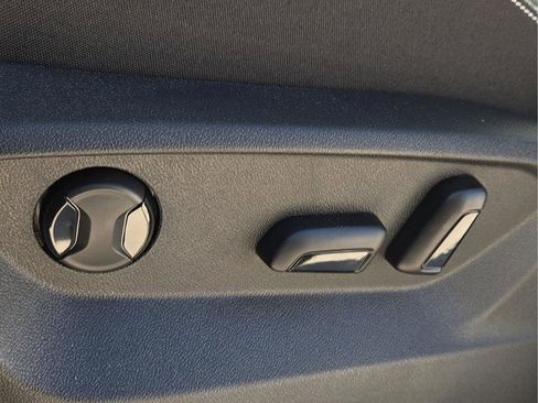 New 2026 Volkswagen Atlas SE image 18