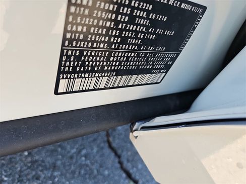 New 2025 Volkswagen Tiguan SE R-Line image 6