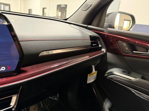 New 2026 Chevrolet Traverse RS w/ LPO, Floor Liner Package image 24