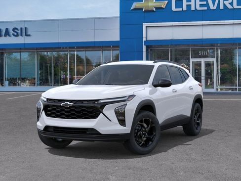 New 2026 Chevrolet Trax LT w/ Driver Confidence Package FWD image 6