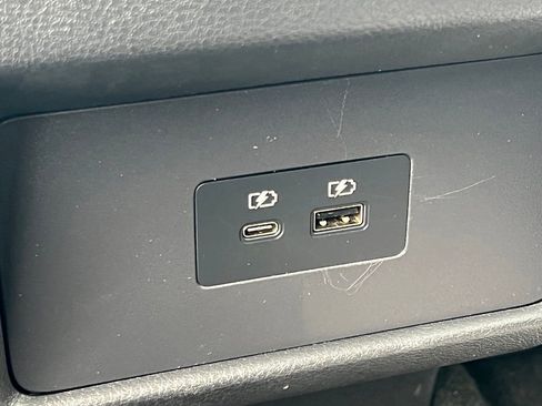 Certified 2021 Nissan Rogue SV w/ Premium Package image 10