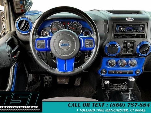Used 2018 Jeep Wrangler Unlimited Sahara AWD/4WD image 5