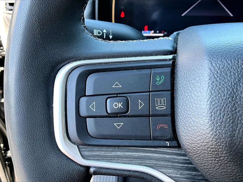 Certified 2024 Jeep Wagoneer L Series II w/ Flexible Seating Group AWD/4WD image 26