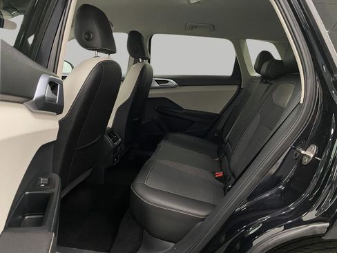 Used 2025 Volkswagen Taos SE image 26