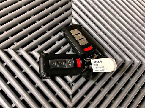 Used 2022 Mitsubishi Outlander SEL image 10