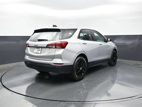 Used 2022 Chevrolet Equinox LS w/ LPO, Floor Liner Package FWD image 8