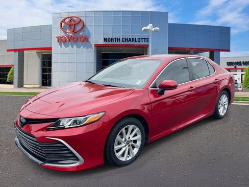 Used 2023 Toyota Camry LE FWD image 4