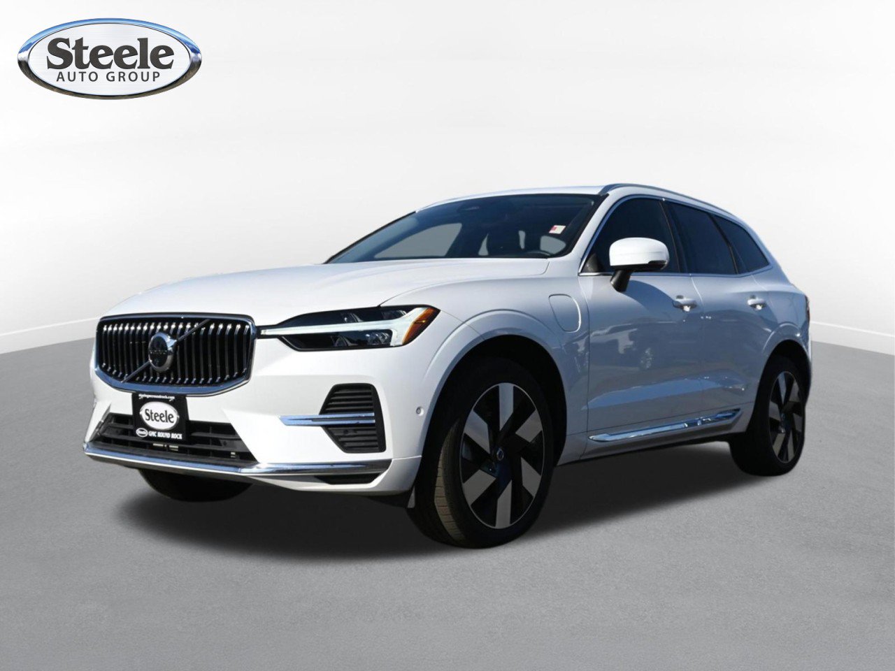 Used 2023 Volvo XC60 T8 Plus AWD/4WD image 1