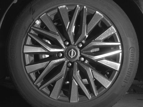 Used 2025 Nissan Altima 2.5 SV FWD image 12
