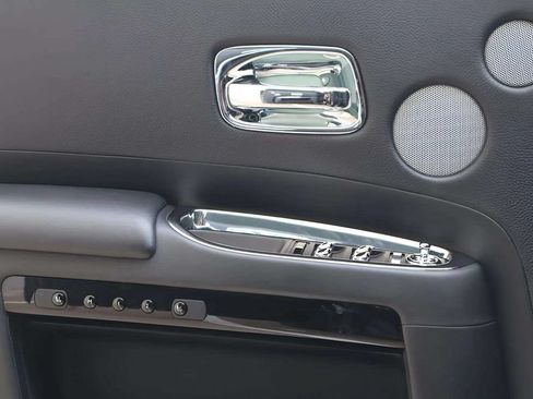 Used 2017 Rolls-Royce Ghost RWD image 10