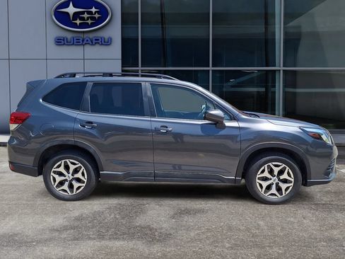 Used 2023 Subaru Forester Premium AWD/4WD image 8