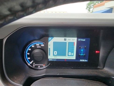 Used 2022 Ford Bronco Badlands image 14