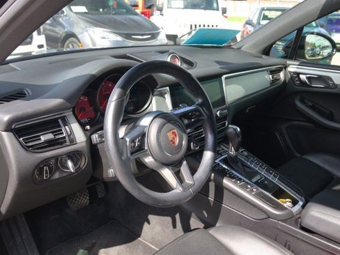 Used 2020 Porsche Macan S AWD/4WD image 16