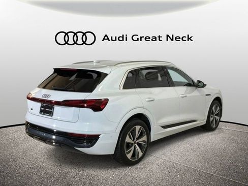 Used 2024 Audi Q8 e-tron Premium Plus w/ Premium Plus Package AWD/4WD image 8
