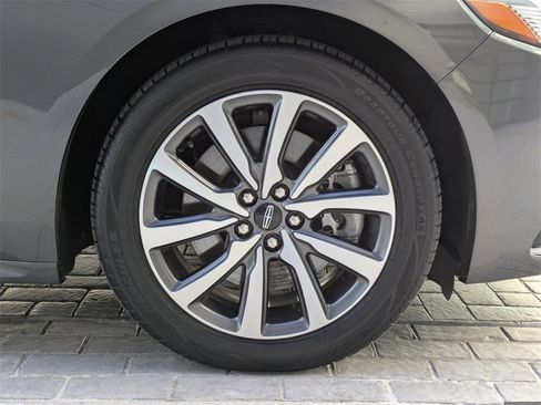 Certified 2020 Lincoln Continental AWD image 11