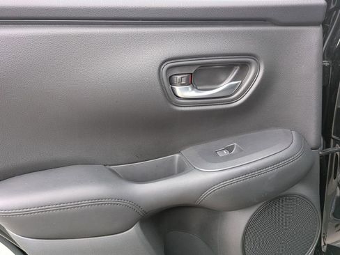 Used 2025 Honda HR-V LX image 25