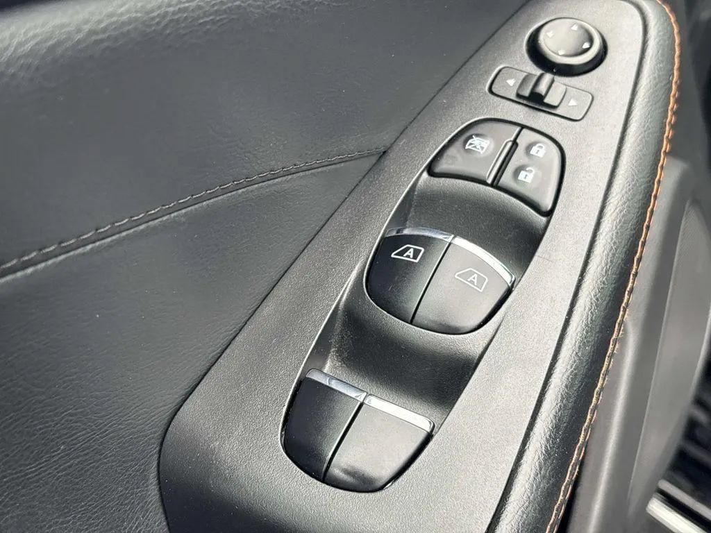 Used 2022 Nissan Maxima SR w/ Sport Mat Group FWD image 26