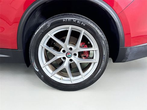 Used 2019 Alfa Romeo Stelvio Ti Sport w/ Quick Order Package 22S Sport AWD/4WD image 34