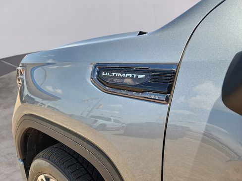 New 2026 GMC Sierra 1500 Denali Ultimate w/ LPO, Black Badging Package AWD/4WD image 10