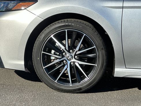 Used 2024 Toyota Camry SE image 22