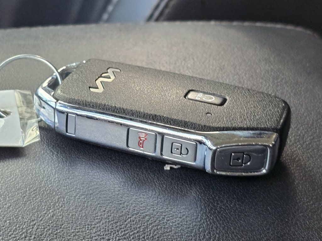 Used 2023 Kia Sorento S w/ Panoramic Sunroof Package FWD image 38