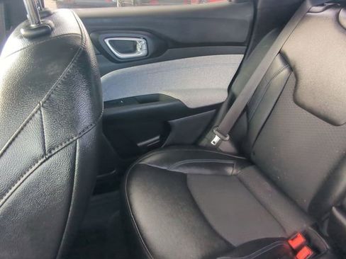 Used 2024 Jeep Compass Latitude image 5