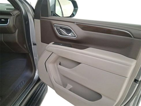 Used 2022 GMC Yukon SLE w/ Gmc Pro Safety Plus Package image 15