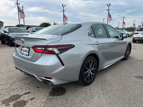 Used 2024 Toyota Camry SE FWD image 9