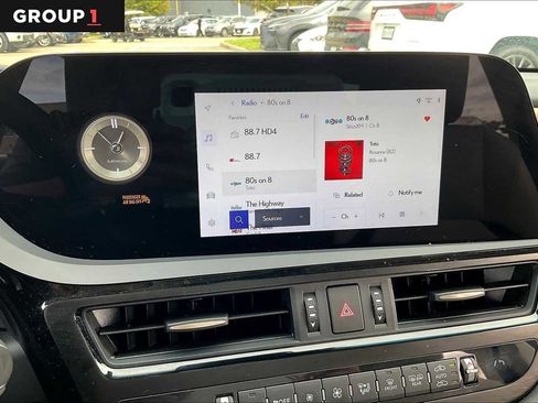 Used 2024 Lexus ES 350 w/ Premium Package image 30