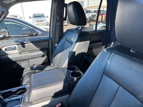 Used 2017 Ford Expedition Limited w/ Equipment Group 301A image 8