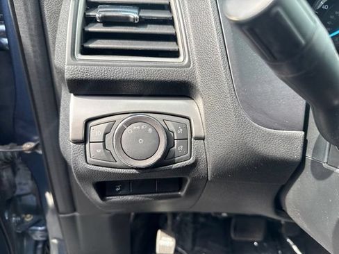 Used 2019 Ford Explorer XLT w/ Equipment Group 202A FWD image 16