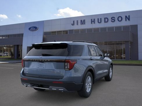 New 2026 Ford Explorer Active RWD image 8