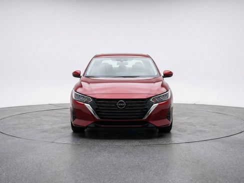 Used 2025 Nissan Sentra SV FWD image 2