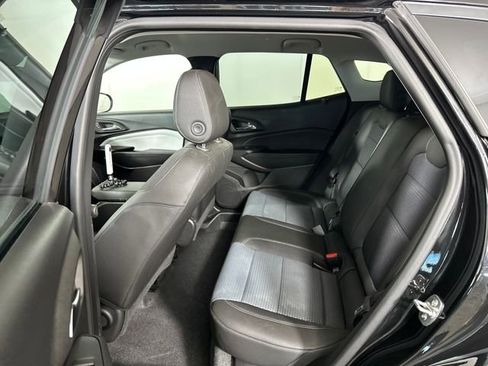 Used 2025 Chevrolet Trax LT w/ Driver Confidence Package image 25