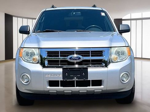 Used 2010 Ford Escape XLT FWD image 2