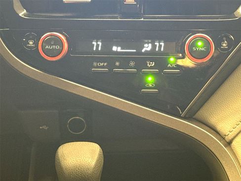 Used 2022 Toyota Camry LE AWD/4WD image 16