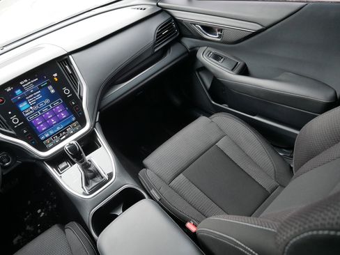 Used 2022 Subaru Outback Premium image 11