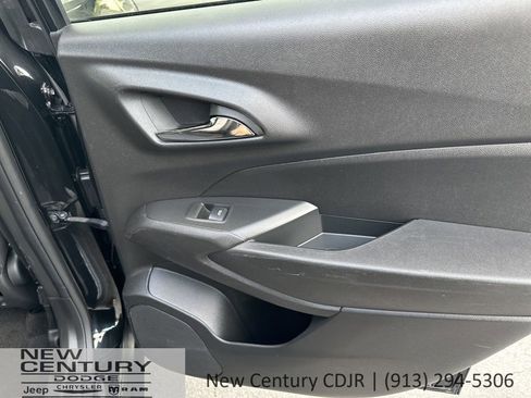 Used 2024 Chevrolet Trax LS image 22