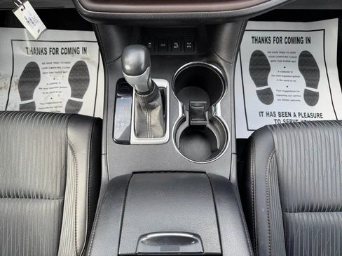 Used 2017 Toyota Highlander Plus w/ Carpet Mat Package image 25