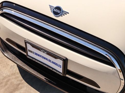 Used 2023 MINI Cooper 2-Door Hardtop FWD image 11