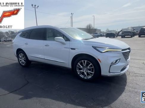 Used 2023 Buick Enclave Essence w/ Experience Buick Package image 2