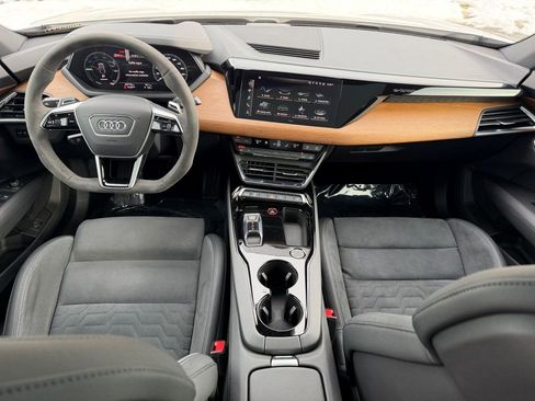 Certified 2022 Audi e-tron GT Premium Plus image 2